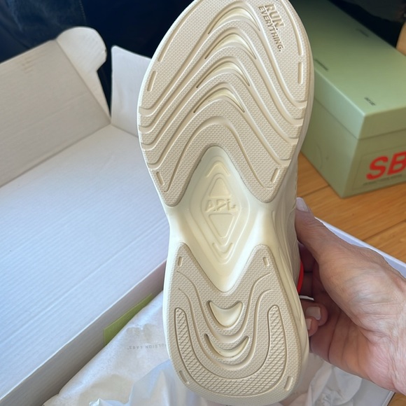 Athletic propulsion labs sneakers - Picture 3 of 6